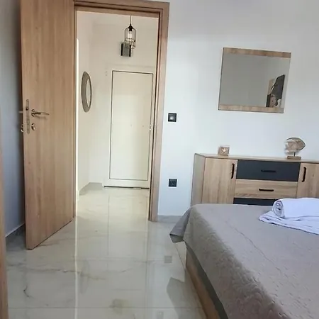 Alice Luxury Флогита